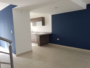 VENTA CASA SONTERRA CON EXCEDENTE