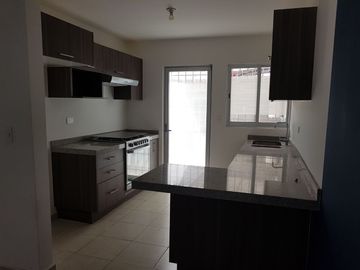 VENTA CASA SONTERRA CON EXCEDENTE