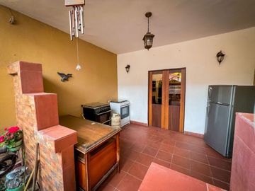 SE VENDE ESPECTACULAR CASA RESIDENCIAL Y COMERCIAL