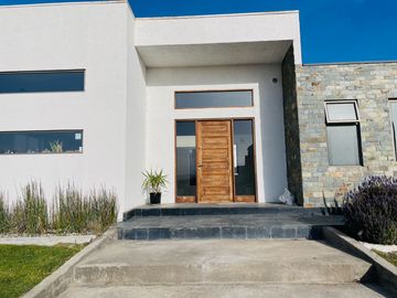 Hermosa Casa Mediterránea en La Serena Golf.