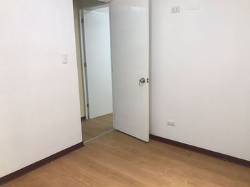 SE VENDE LINDO DEPARTAMENTO DUPLEX, MODERNO EDIFICIO – CERCADO DE LIMA