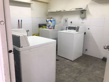 SE VENDE LINDO DEPARTAMENTO DUPLEX, MODERNO EDIFICIO – CERCADO DE LIMA
