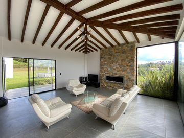 Venta de casa campestre en Marinilla vereda Las Mercedes