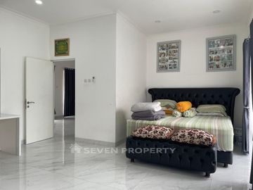 For Sale : Nice 2-Storey House Ready to Occupy Furnished SHM in Kota Wisata Cibubur Lt.187 m2 Lb.300 m2 P3.113.09.24 Pr hj