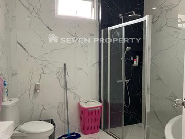 For Sale : Nice 2-Storey House Ready to Occupy Furnished SHM in Kota Wisata Cibubur Lt.187 m2 Lb.300 m2 P3.113.09.24 Pr hj