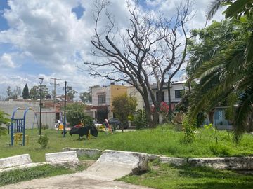 Casa en venta con alberca en zona sur