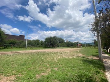 Casa en venta con alberca en zona sur