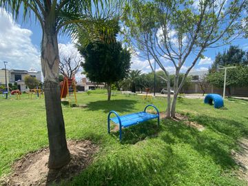 Casa en venta con alberca en zona sur