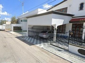 VENTA DE CASA EN AV 2000, FRACCIORAMA, SAN FRANCISCO DE CAMPECHE. CAMPECHE. NO CREDITOS.