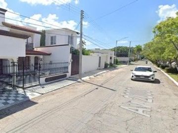 VENTA DE CASA EN AV 2000, FRACCIORAMA, SAN FRANCISCO DE CAMPECHE. CAMPECHE. NO CREDITOS.