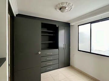 Extraordinaria casa en Conjunto Residencial con piscina en la Avenida Sur. Homecenter. Pereira.