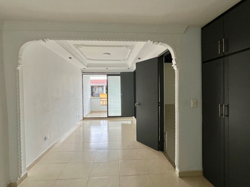 Extraordinaria casa en Conjunto Residencial con piscina en la Avenida Sur. Homecenter. Pereira.