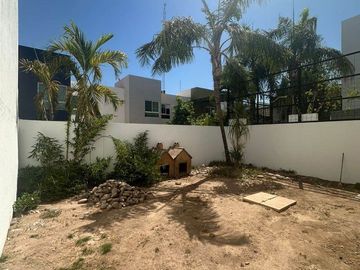 Casa en Venta en Isla Musala 3 Recámaras 223.2 m2 de terreno
