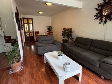 Casa en Venta en Fracc. Jardines de Santa Rosa