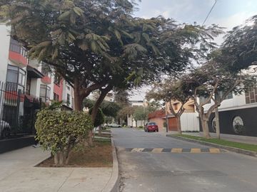 VENTA CASA COMO TERRENO URB HIGUERETA