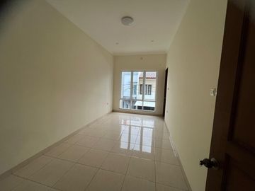 Disewakan Cepat Rumah 2 Lt, Bagus, Row 2 Mbl, Kopyor Kelapa Gading