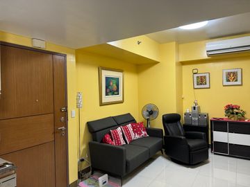 Two Bedroom unit w/ Parking at Palmtree Two Villas