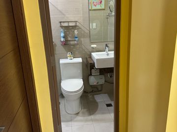 Two Bedroom unit w/ Parking at Palmtree Two Villas