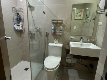 Two Bedroom unit w/ Parking at Palmtree Two Villas