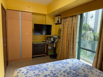 Two Bedroom unit w/ Parking at Palmtree Two Villas