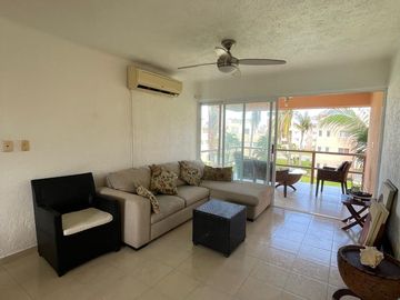 RENTA DEPARTAMENTO, CONDOMINIO SOBRE AVENIDA PRINCIPAL, 2 RECAMARAS Y ALBERCA ZONA DIAMANTE