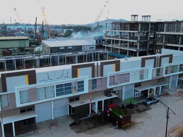 Alibaba Commercial Center Warehouse - Solutions for All Businesses in Batu Aji
