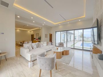 Casa en venta en Hacienda Residencial nueva de una planta