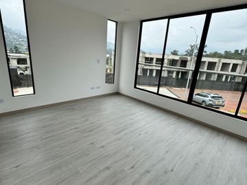 ESTRENE CASA EN EL CONJUNTO CERRADO EL RETIRO SECTOR LA FLORIDA, MANIZALES