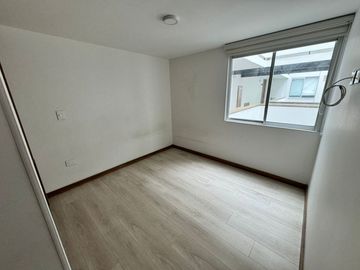 VENDO APARTAMENTO 70 M2 SECTOR BOSQUES DE NIZA EN MANIZALES