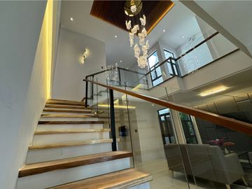 Semi-Furnished 4 Bedroom 2- storey House and Lot For Sale in Las Piñas City