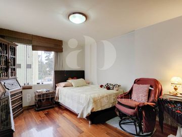 Vendo  Dúplex,277 m2, US$230,000, 3 hab, 3 baños, terraza, piscina, Surco
