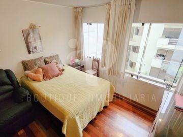 Vendo  Dúplex,277 m2, US$230,000, 3 hab, 3 baños, terraza, piscina, Surco