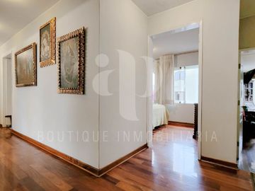 Vendo  Dúplex,277 m2, US$230,000, 3 hab, 3 baños, terraza, piscina, Surco