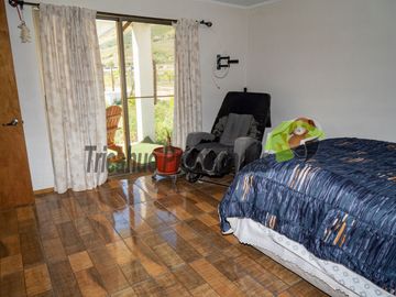 Venta de Parcela con hermosa casa estilo mediterráneo y piscina. Vicuña, Valle del Elqui. $210 millones