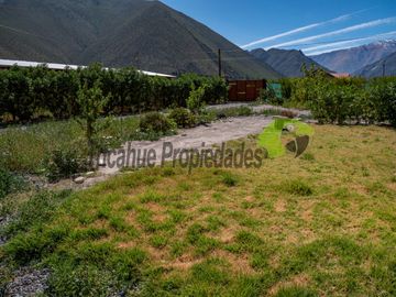 Venta de Parcela con hermosa casa estilo mediterráneo y piscina. Vicuña, Valle del Elqui. $210 millones