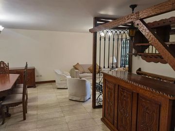 VENDO LINDO DEPARTAMENTO 150 M2 CON 3 HABITACIONES, UBICADO EN LA AVENIDA LAS PALMERAS, CAMACHO - LA MOLINA (FRENTE AL COLEGIO ROOSEVELT).