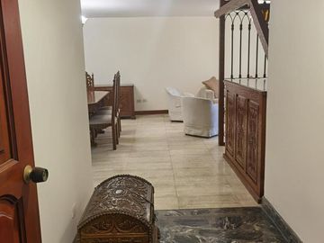 VENDO LINDO DEPARTAMENTO 150 M2 CON 3 HABITACIONES, UBICADO EN LA AVENIDA LAS PALMERAS, CAMACHO - LA MOLINA (FRENTE AL COLEGIO ROOSEVELT).