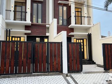 Rumah Baru Mewah Minimalis 2 lantai Di Ketintang Dekat Kampus UNESA