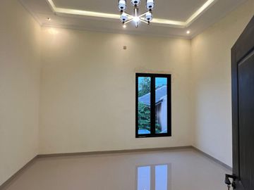 Rumah Baru Mewah Minimalis 2 lantai Di Ketintang Dekat Kampus UNESA