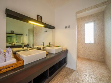 Turnkey 3 Bedroom Villa in Central Canggu for Sale Leasehold