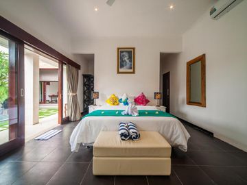 Turnkey 3 Bedroom Villa in Central Canggu for Sale Leasehold