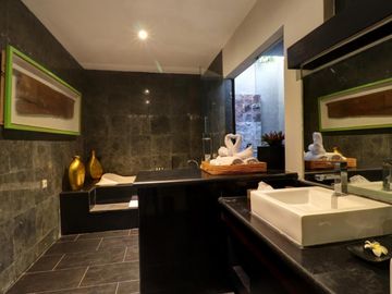 Turnkey 3 Bedroom Villa in Central Canggu for Sale Leasehold