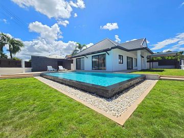 Move-In Ready! Luxury 4-Bedroom Detached House for Sale in Pattaya