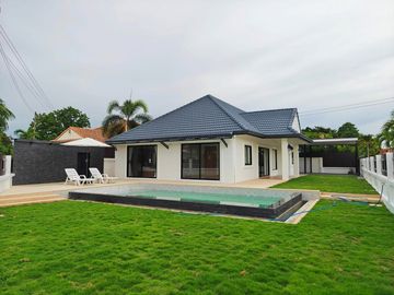 Move-In Ready! Luxury 4-Bedroom Detached House for Sale in Pattaya