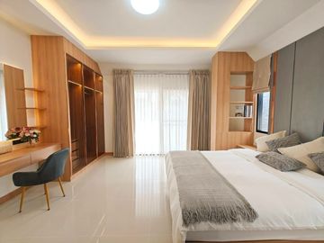 Move-In Ready! Luxury 4-Bedroom Detached House for Sale in Pattaya