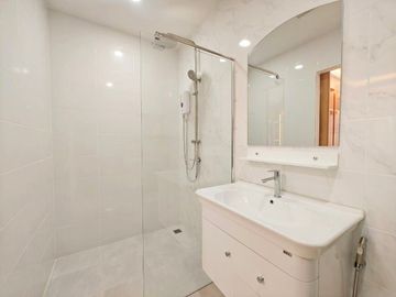 Move-In Ready! Luxury 4-Bedroom Detached House for Sale in Pattaya