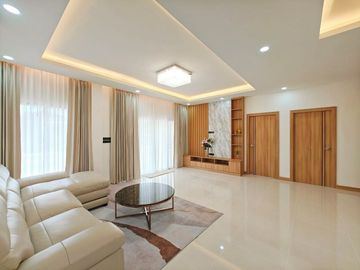 Move-In Ready! Luxury 4-Bedroom Detached House for Sale in Pattaya