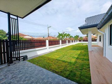 Move-In Ready! Luxury 4-Bedroom Detached House for Sale in Pattaya