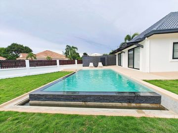 Move-In Ready! Luxury 4-Bedroom Detached House for Sale in Pattaya