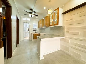 Modern 3-Bedroom 2- Storey Triplex House and Lot for Sale in Las Piñas City